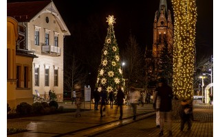  Palangoje ir Šventojoje nušvito Kalėdų eglės (FOTO GALERIJA)