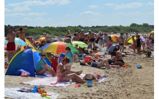 Vasaros kaip nebūta: poilsiautojų mažėjo ir dėl žvarbių orų, ir didelių kainų