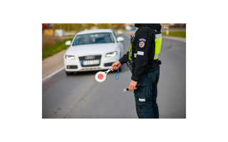 Palangoje sustabdyta neblaivi vairuotoja