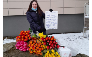 Palangiškės iniciatyva plinta po Lietuvą – skatina sveikinti mamas iš senelių namų 