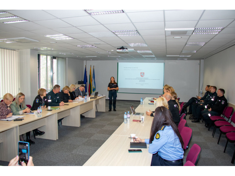 Klaipėdos apskrities policijoje aptarti aktualūs apsaugos nuo smurto artimoje aplinkoje klausimai