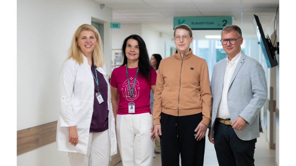 A Čižauskaitė, KUL direktorė ekonomikai ir valdymui Jūratė Grubliauskienė, pacientė Rasa, profesorius P. Pluta