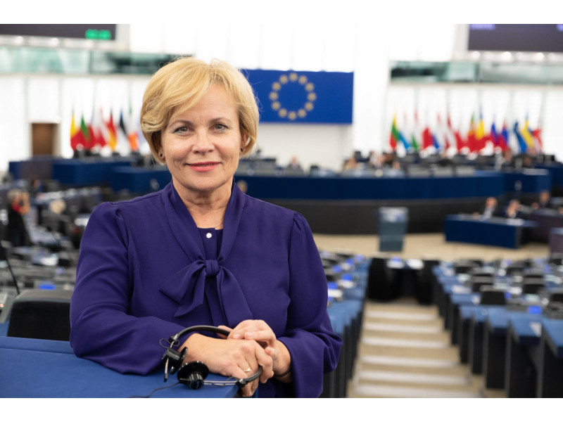 Europarlamentarė Rasa Juknevičienė yra Europos Parlamento (EP) Europos liaudies partijos frakcijos, didžiausios EP politinės grupės vicepirmininkė