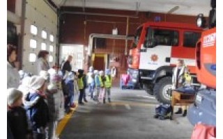 „Ąžuoliuko“ darbuotojai ir vaikai dalyvavo priešgaisrinės saugos mokymuose