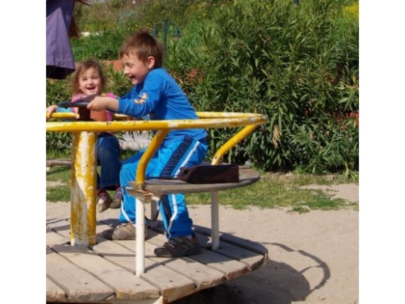 Vaikams parko dar teks palaukti – darbai vaikų parke užsitęsė