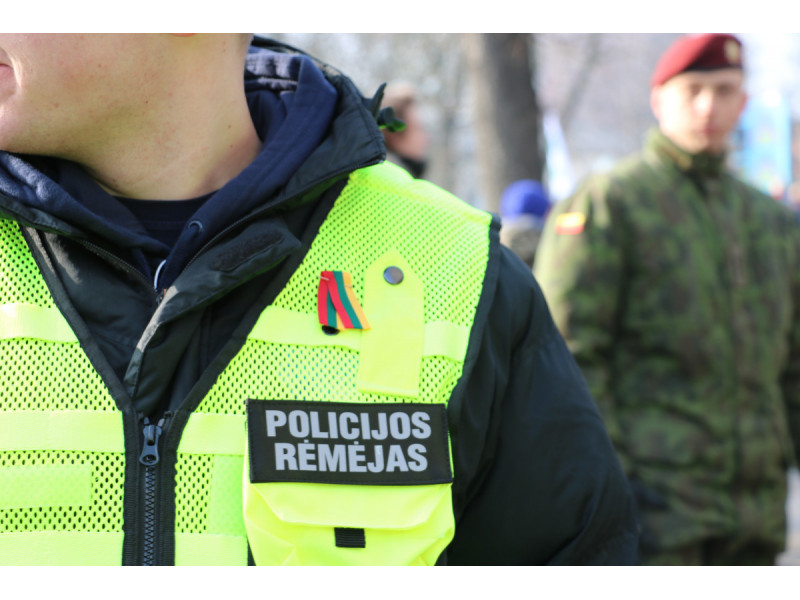 Užtikrinti saugumą ir viešąją tvarką Palangoje pareigūnams padeda policijos rėmėjai iš visos Lietuvos