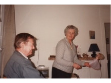 Birutė Turauskienė su broliu Antanu Mončiu. Paryžius, 1986 metai