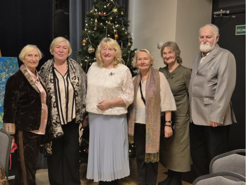 Palangos literatai eiles skaitė Klaipėdos rajono Plikių kultūros namuose