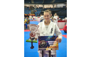 Karate mokyklos „Shodan“ auklėtinės Karolinos Radžiūnaitės pergalės Europos karate čempionate Vengrijoje