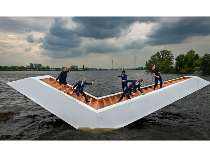 Festivalio „ConTempo 2025“ spektaklio „The Weight of Water“ akimirka. FOTO: ORGANIZATORIŲ NUOTR.