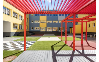 Palangos „Baltijos“ pagrindinės mokyklos vidinis kiemas atsinaujino