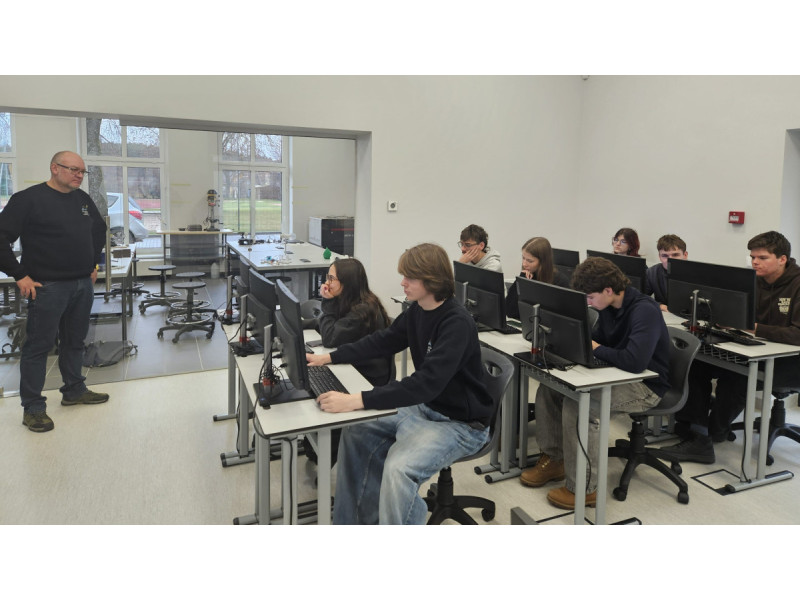 Palangos senojoje gimnazijoje – pirmasis PE-STEAM centras Lietuvoje