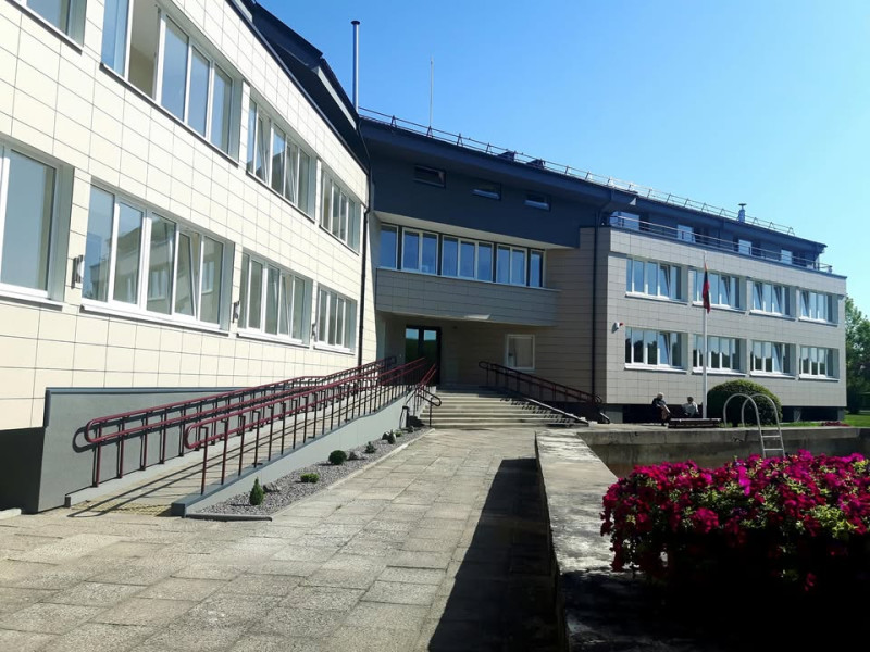 Palangos globos namų teritorija atnaujinta – senjorai jau džiaugiasi patogesne aplinka