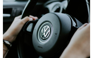 Palangoje neblaivus vairuotojas apgadino du automobilius ir pasišalino iš įvykio vietos