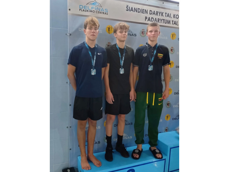 Plaukikai naują sezoną pradėjo Šiauliuose