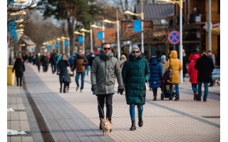 Jau dabar veržte veržiasi prie jūros – policijos užkardos neatbaidė 