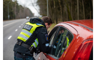 Klaipėdos kelių policijos priemonių rezultatai – 9 neblaivūs  vairuotojai ir 69 nepraleidę pėsčiųjų