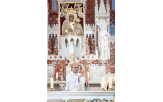 Palangos Švč. Mergelės Marijos Ėmimo į dangų bažnyčioje iškilmingai paminėtas Telšių vyskupijos 100 metų jubiliejus (FOTO GALERIJA)