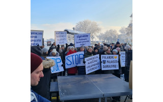 Palangiškiai antrą kartą tvirtai pasakė, kad savo baseino privatininkui neatiduos (PILDOMA)