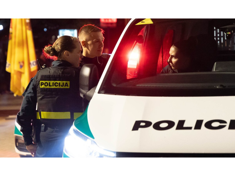 Naktinis policijos reidas Palangoje. FOTO: DAINIUS LABUTIS | DELFI