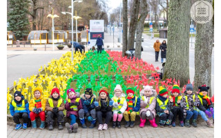 Palanga švenčia Kovo 11-ąją: pilietinėje akcijoje „Laisvės pieva“ pastatyta 1020 malūnėlių prie Kurhauzo (FOTO GALERIJA)                             