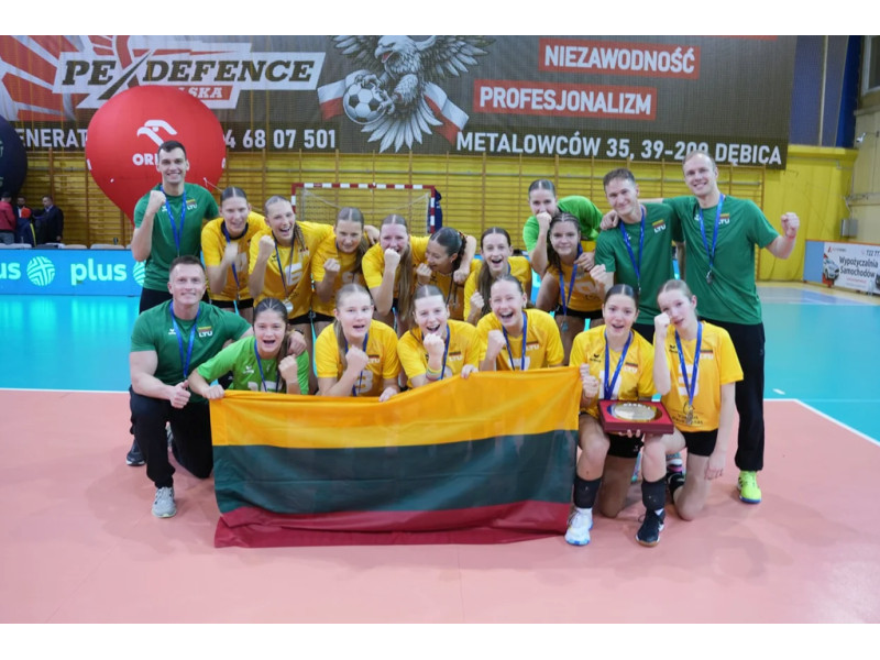Lietuvos U16 tinklininkės – tarp jų ir trys palangiškės – iškovojo sidabro medalius