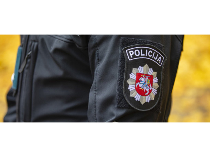 Policininką įžeidinėjęs ir be saugos diržo važiavęs vyras nubaustas 25 eurų bauda