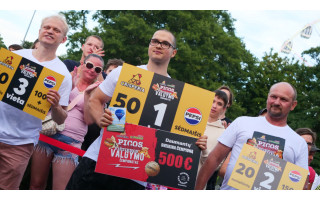 Palangoje kovėsi picų ir traškios vištienos valgymo čempionai