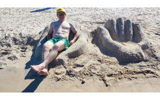 Smėlio skulptūromis Palangos poilsiautojus žavintis Saulius Kajokas: menininku galime būti kiekvienas