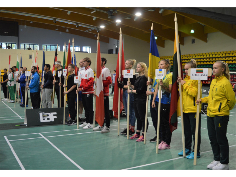 Į Palangą susirinko kurtieji badmintonininkai iš 14 valstybių - prasidėjo Europos čempionatas
