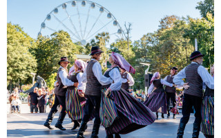 Palangą užlies šokiai – festivalis „Palangos miestely“ kvies atsisveikinti su vasara