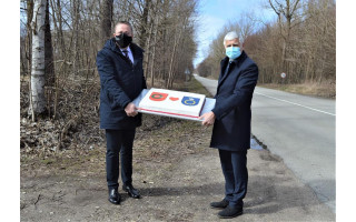 Klaipėdos rajono meras Bronius Markauskas ir Palangos meras Šarūnas Vaitkus susitiko pasienyje – ties Palangos miesto ir Klaipėdos rajono savivaldybių riba