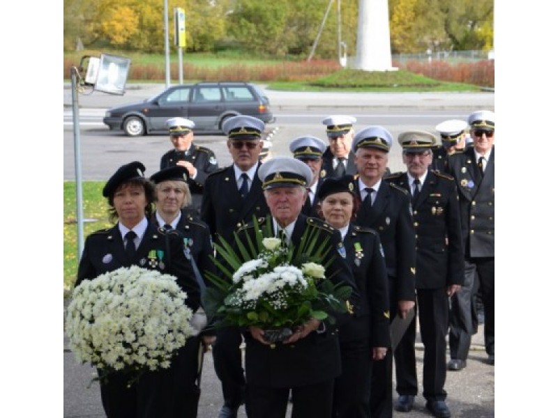 Pagerbė iš Vokietijos pargabentą šaulio tėvą