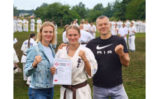 Palangos karatė mokyklos „Shodan“ sportininkai tarptautinėje karate stovykloje žengė svarbų žingsnį – išlaikė juodųjų diržų egzaminus