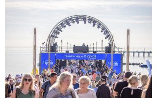 Palangoje įvyko pirmasis Vėjo festivalis: įžiebti atnaujinti Basanavičiaus gatvės ir Palangos tilto šviestuvai (FOTO GALERIJA)