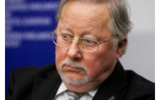 Vytautas Landsbergis: „Palanga kapines sovietiniams kariams turi iškelti”