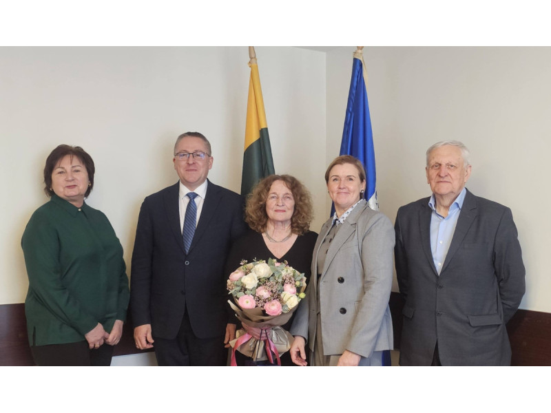 Po net 50 metų trukusios tarnybos į užtarnautą poilsį išlydėta Savivaldybės buhalterijos vedėja Gražina Gudelevičienė