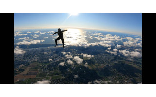 Palangiškis Thomas Yip, atlikęs daugiau nei 150 šuolių parašiutu ir svajojantis tapti pilotu: „Šansas nelaimei ore yra mažesnis negu futbole“