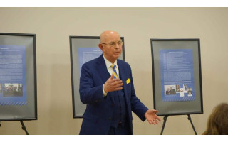 Daktaras, ambasadorius Antanas Vinkus tapo Skuodo rajono Garbės piliečiu