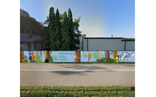 Kretingoje miesto sieną puoš miškininkų ir vietos bendruomenės meninė instaliacija „Ateities miškas“