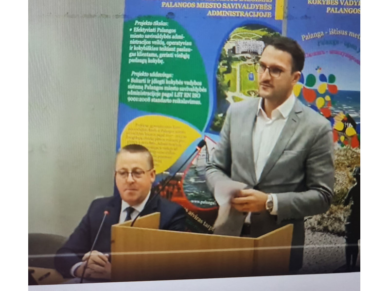Naujasis Palangos Seimo narys Karolis Neimantas: „Stoviu prieš jus su dvejomis rankomis, kojomis, akimis ir ausimis – naudokite mane kaip resursą, bet neišnaudokite“