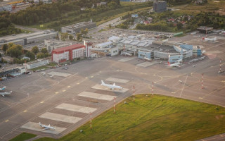 Vasarį Lietuvos oro uostuose pavyko atstatyti 90 proc. keleivių srauto 
