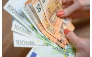 Sukčiai toliau siautėja: patikėjusios jų pasakomis aukos neteko didelių sumų, apsišaukėliai vėl prisistatė iš „Google“
