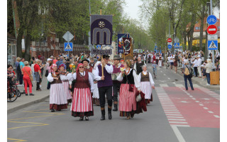 32-ąjį kartą iš įvairių Lietuvos vietų susirinkę folkloro ansambliai balandžio 22-24 dienomis kvies palangiškius ir miesto svečius į Jurginių festivalio veiklas Palangos gamtoje