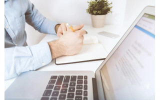 Kiek kainuoja klaida? Specializuotos kalbinės paslaugos kaip investicija į saugumą ir patikimumą
