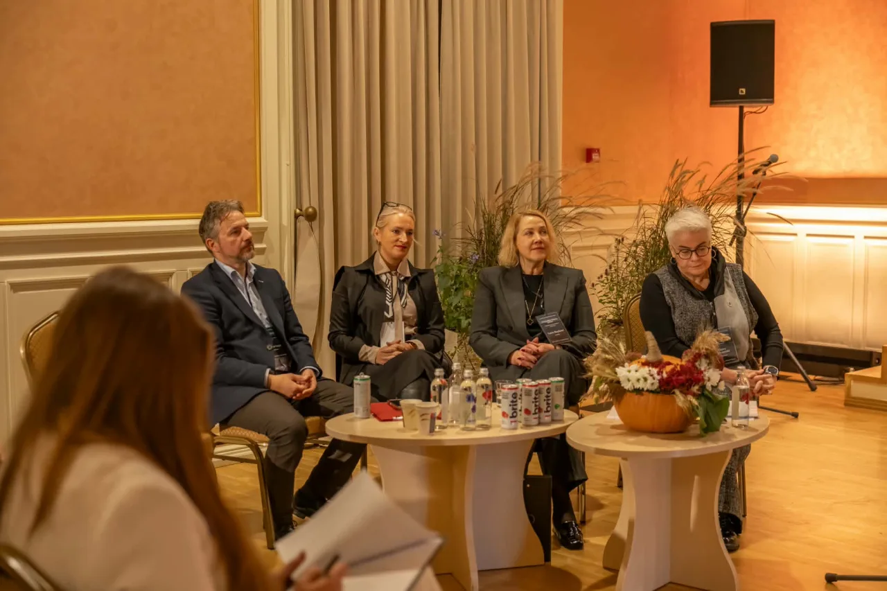 „Pagalbos kodas: šeima“ – kai šeimai reikia ne vienos institucijos, o veikiančios pagalbos sistemos