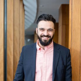 Populiarių kurorto kavinių „A-petit“ ir „Šilelis" savininkas Gediminas Gečas "vaiko" peles: banke - vos 10 000 eurų, yra pasiskolinęs ir negrąžinęs 33 830 eurų, o automobilio vertė – vos 2 500 eurų