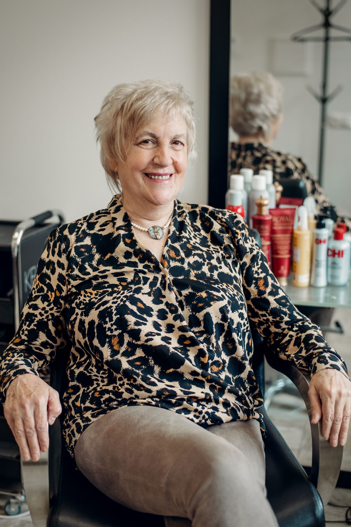 Gegužę Irena Vainorienė, grožio salono „Irena“ kirpėja ir savininkė, šventė išskirtinį jubiliejų – ji Palangoje kirpėja jau dirba 40 metų. LT -PHOTO