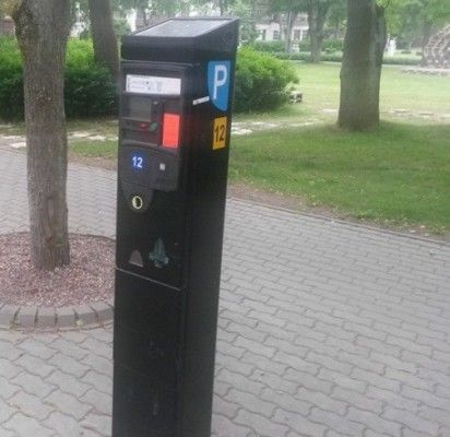 Automobilių parkavimas „Žaliojoje zonoje“: 1 valanda – 6 litai