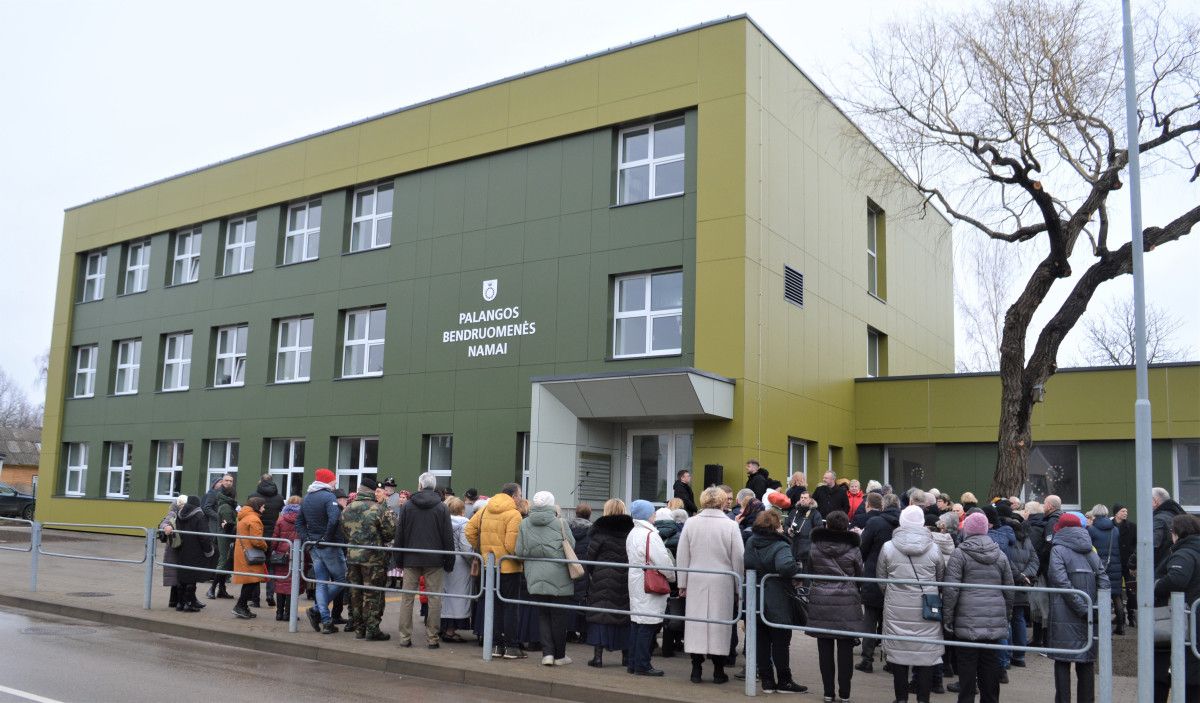 Palangoje atidaryti Bendruomenės namai po vienu stogu suburs Trečiojo amžiaus universitetą, Švietimo pagalbos tarnybą, neįgaliųjų organizacijas, šokių kolektyvus „Bočiai“, „Banguolis“, pensininkų bendriją „Bočiai“, šaulių ir kitas organizacijas